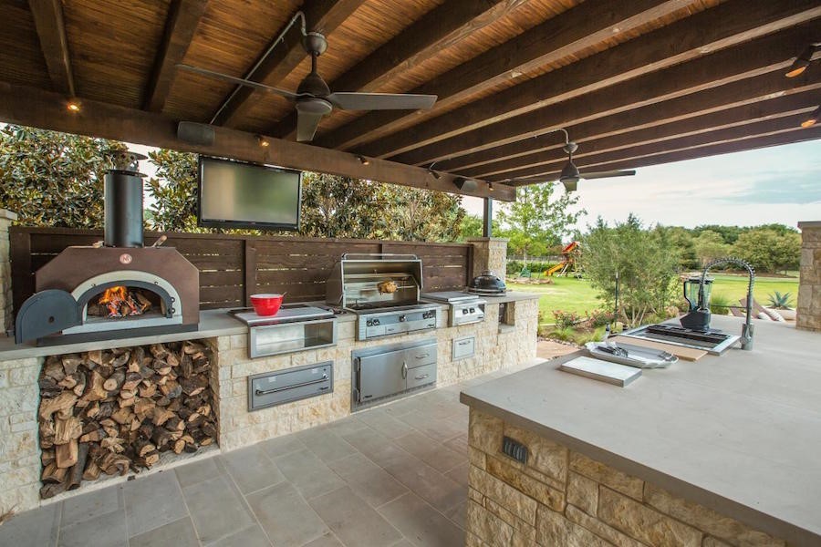 Better-Outdoor-Living-Through-Technology